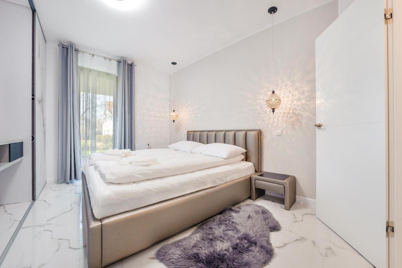 Luxury Long Island Suite กดัญสก์ ภายนอก รูปภาพ