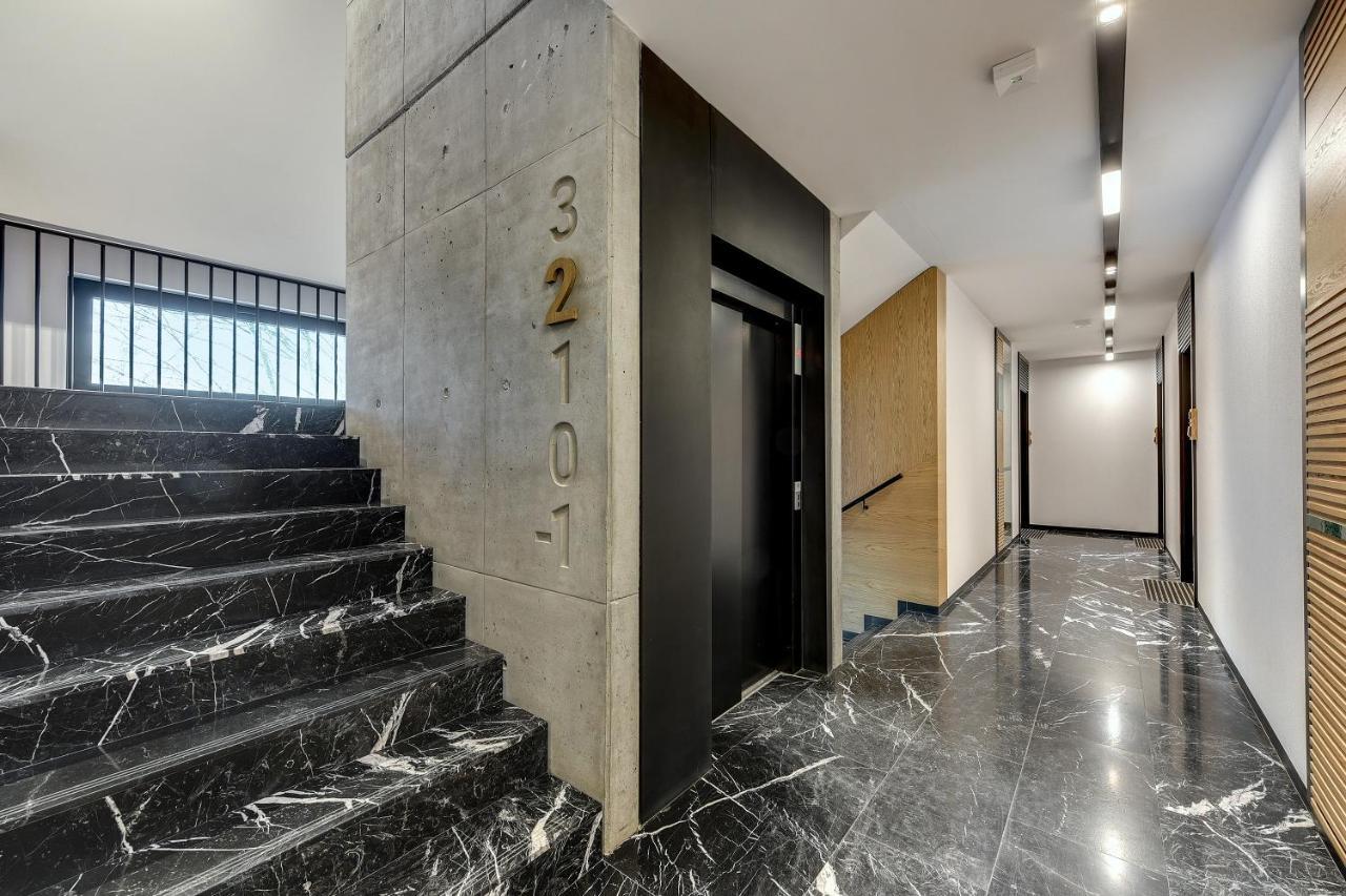 Luxury Long Island Suite กดัญสก์ ภายนอก รูปภาพ