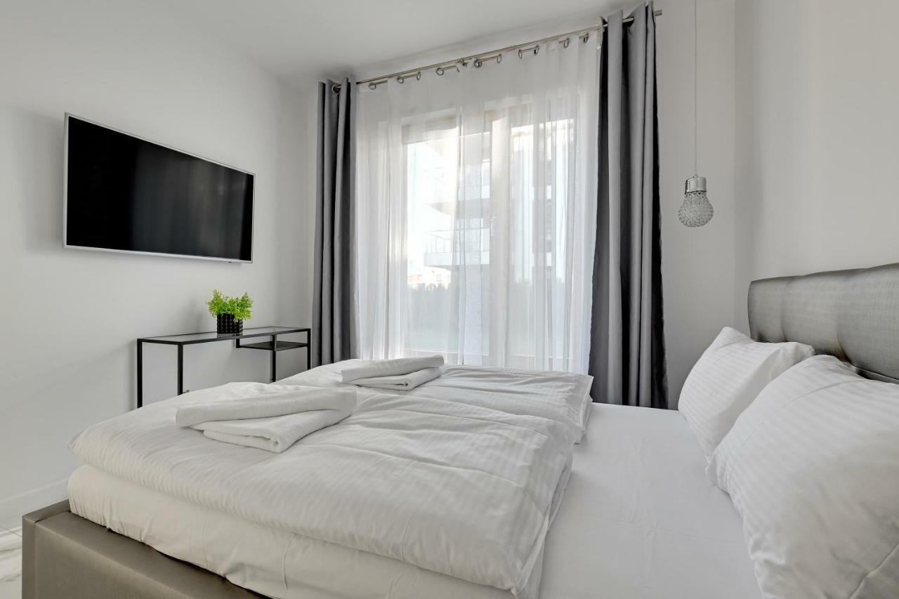 Luxury Long Island Suite กดัญสก์ ภายนอก รูปภาพ