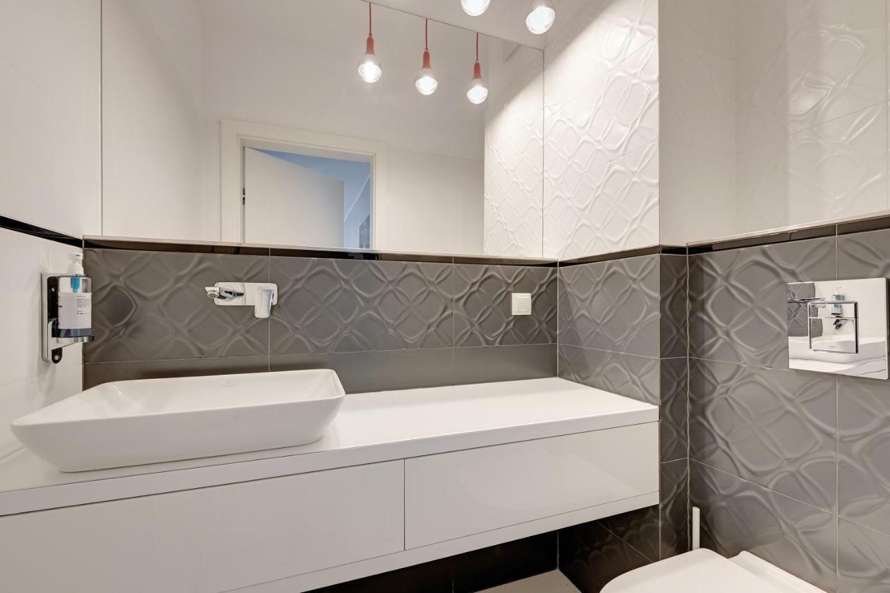 Luxury Long Island Suite กดัญสก์ ภายนอก รูปภาพ